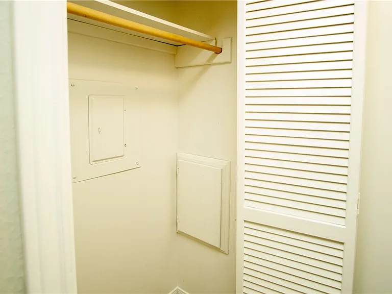 1801 Woodsman Dr #D — Photo 15