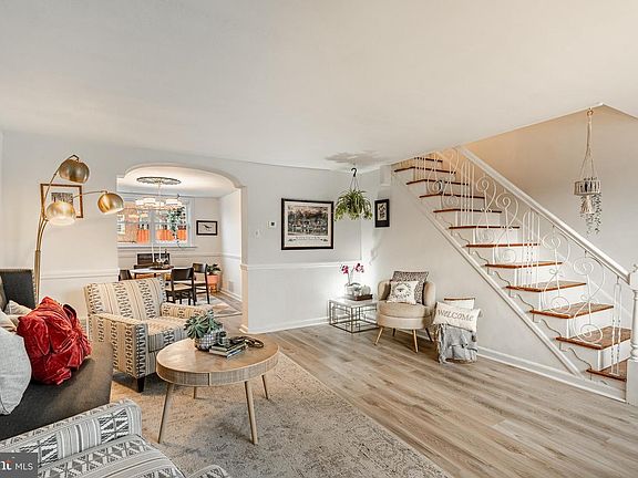 5th image of 3021 Unruh Ave