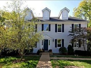 805 N Hanley Rd APT B, Saint Louis, MO 63130