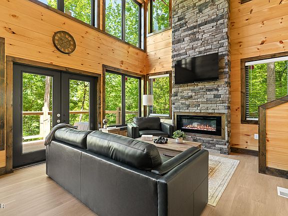 4th image of 3307 Shagbark Hickory Rdg