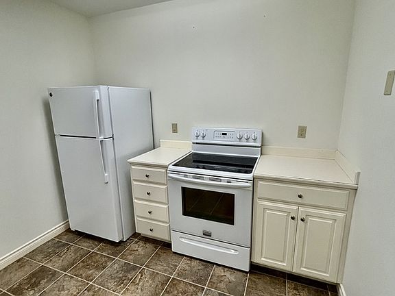 3rd image of 102 La Villa Dr