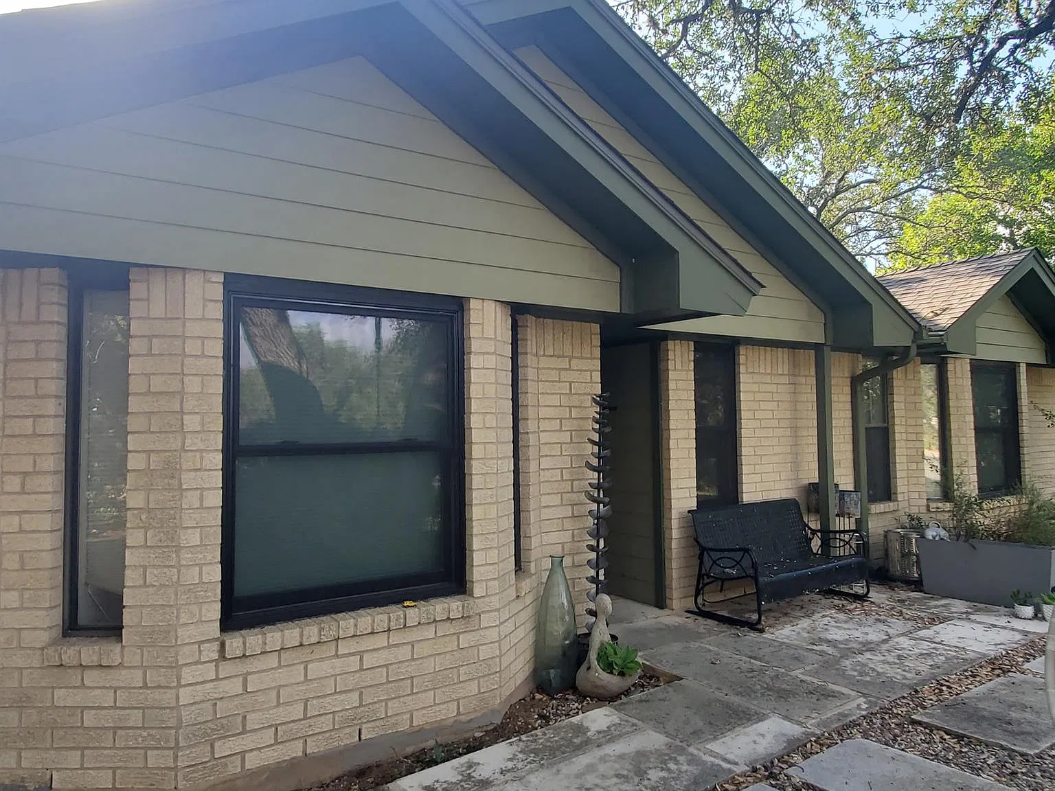 3 bed, 2.5 bath, 1992 sqft, $2,995 — Photo 3