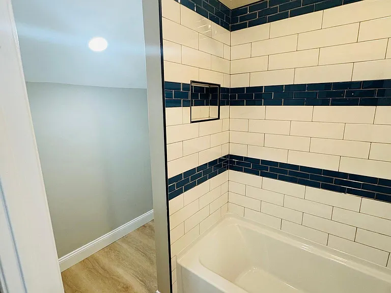 13 E Lemon St #3 — Photo 14