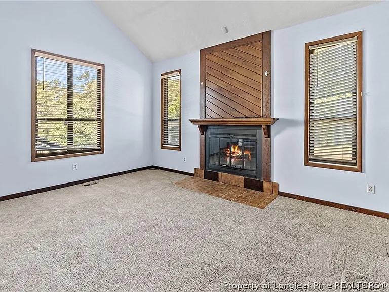 6479 Pittsfield Dr — Photo 3