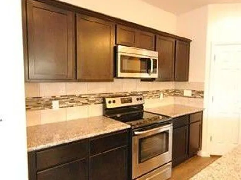 Muirfield Townhomes — Photo 17