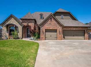 3205 Sycamore Dr, Moore, OK 73160