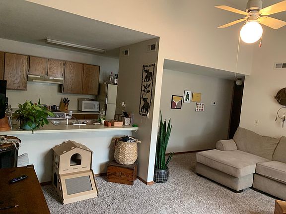 3rd image of 421 W 3rd Ave APT 2