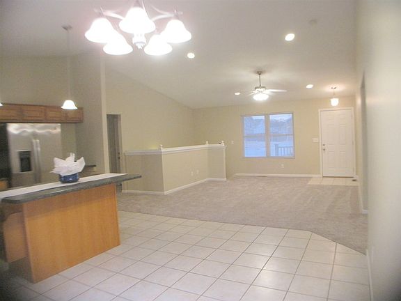 3rd image of 528 Harland Dr