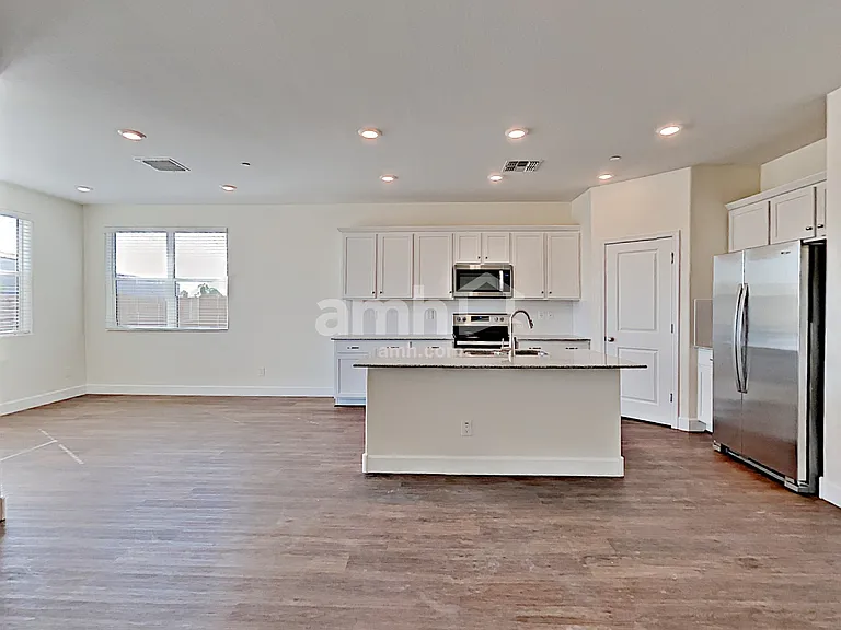 5925 W Columbine Dr — Photo 4