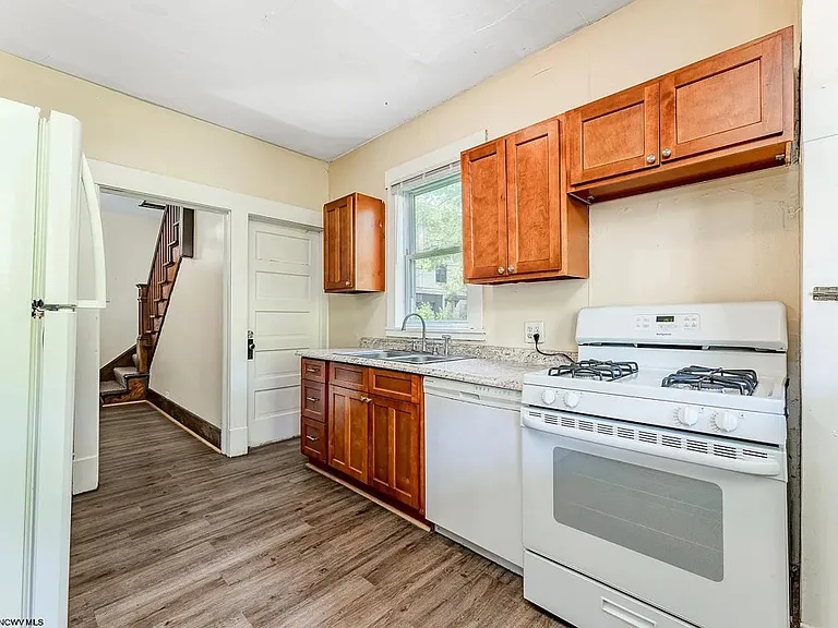 565 Brockway Ave #A — Photo 5