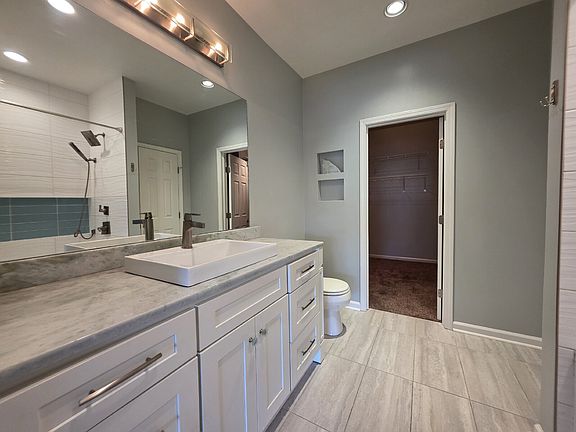 4th image of 237 Harbor Village Dr