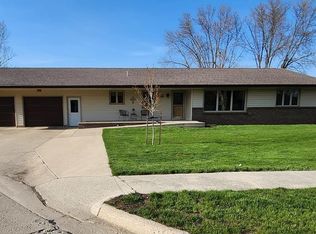 1611 N 2nd St, Sheldon, IA 51201
