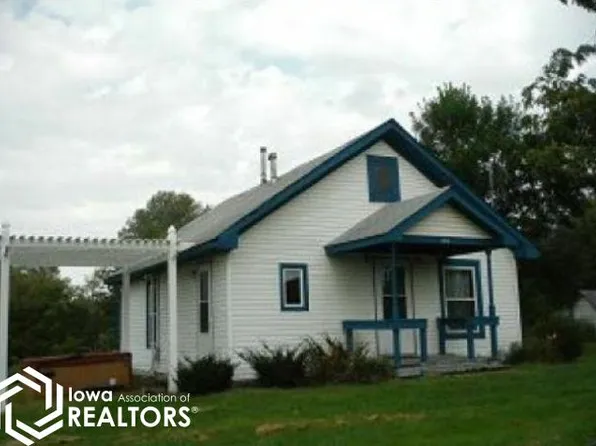 104 S West St, Moravia, IA 52571