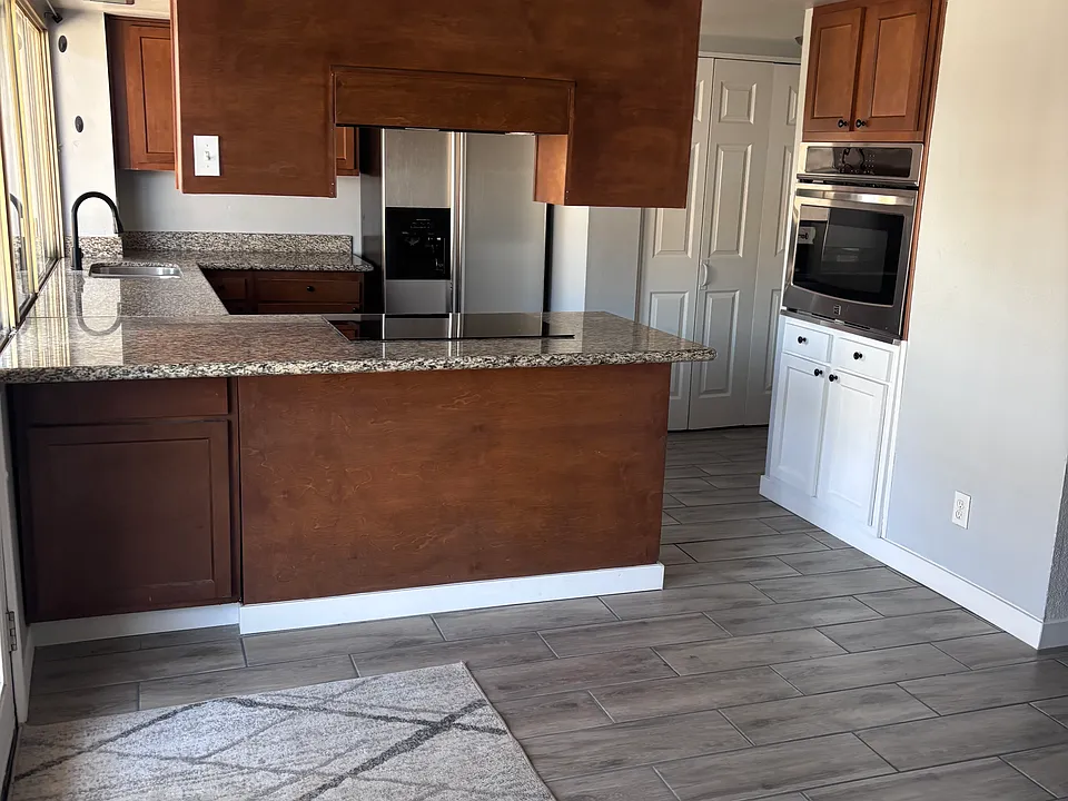1903 W Hazelwood Pkwy