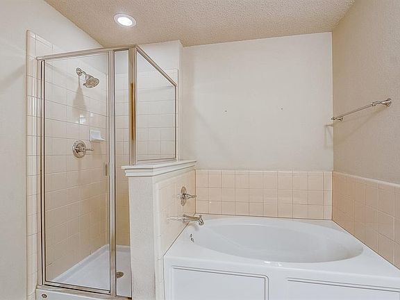 4th image of 8020 Sartain Dr