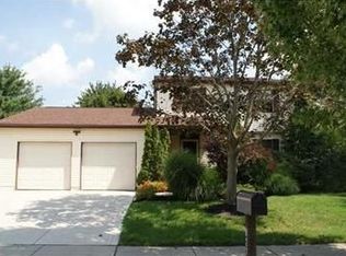 8270 Lone Tree Dr, Powell, OH 43065