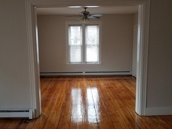 5th image of 114 Garden St