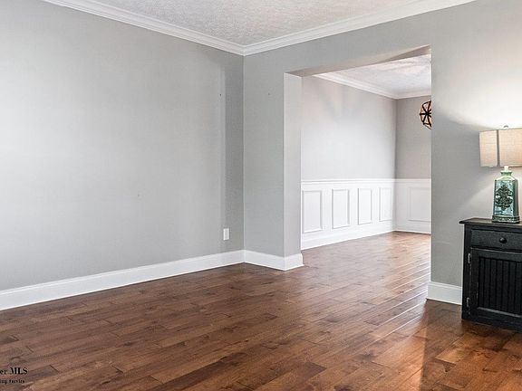 4th image of 2630 Hardwood Ave