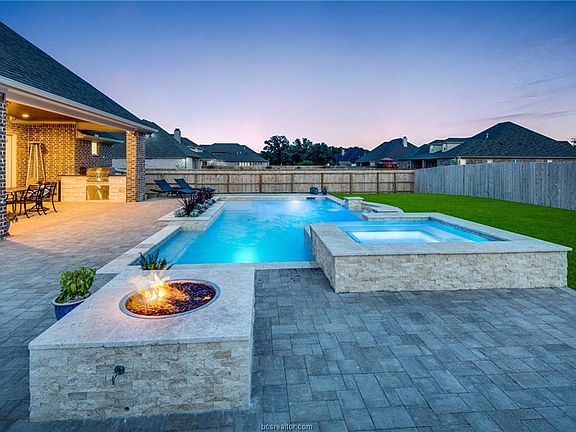 2nd image of 4824 Crooked Branch Dr