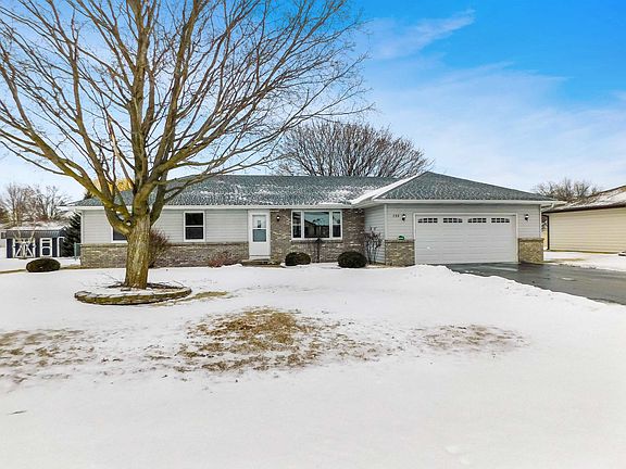 2nd image of 755 Loomis Dr