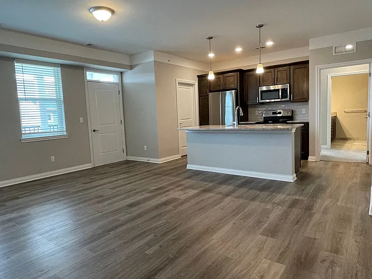 14304 Wexford Dr — Photo 7