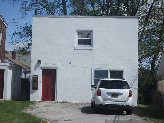 2nd image of 115 1/2 Harding Ave APT 1