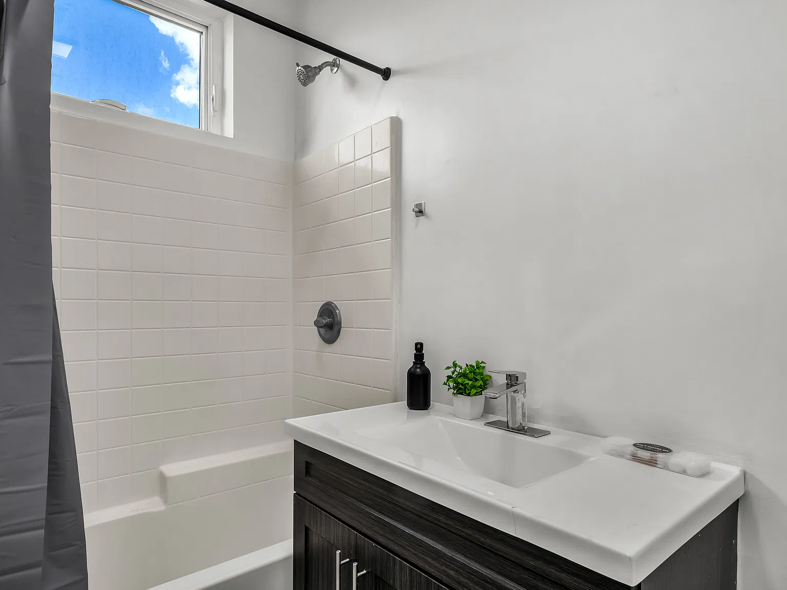 1 bed, $1,375 — Photo 3