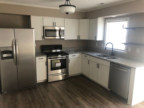4th image of 100 E24 David Dr