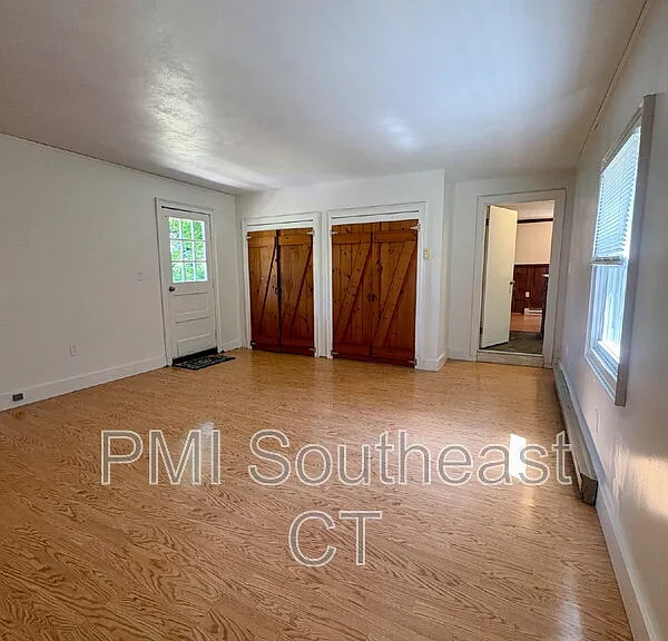 226 Pequot Ave — Photo 5