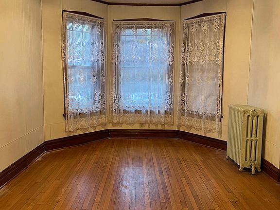 2nd image of 2844 W Dickens Ave Floor 1