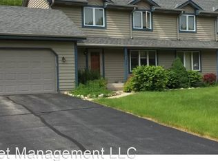 19330 Emerald Dr, Brookfield, WI 53045