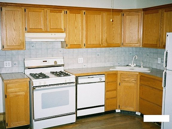 4th image of 2214 W Ainslie St