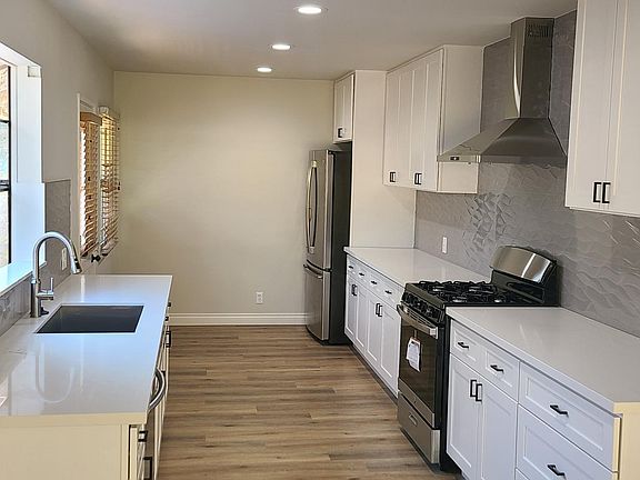 5th image of 817 E Virginia Ave