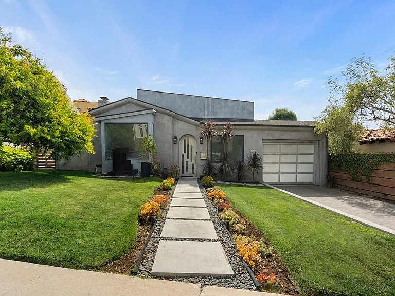 3084 Saint George St — Photo 34