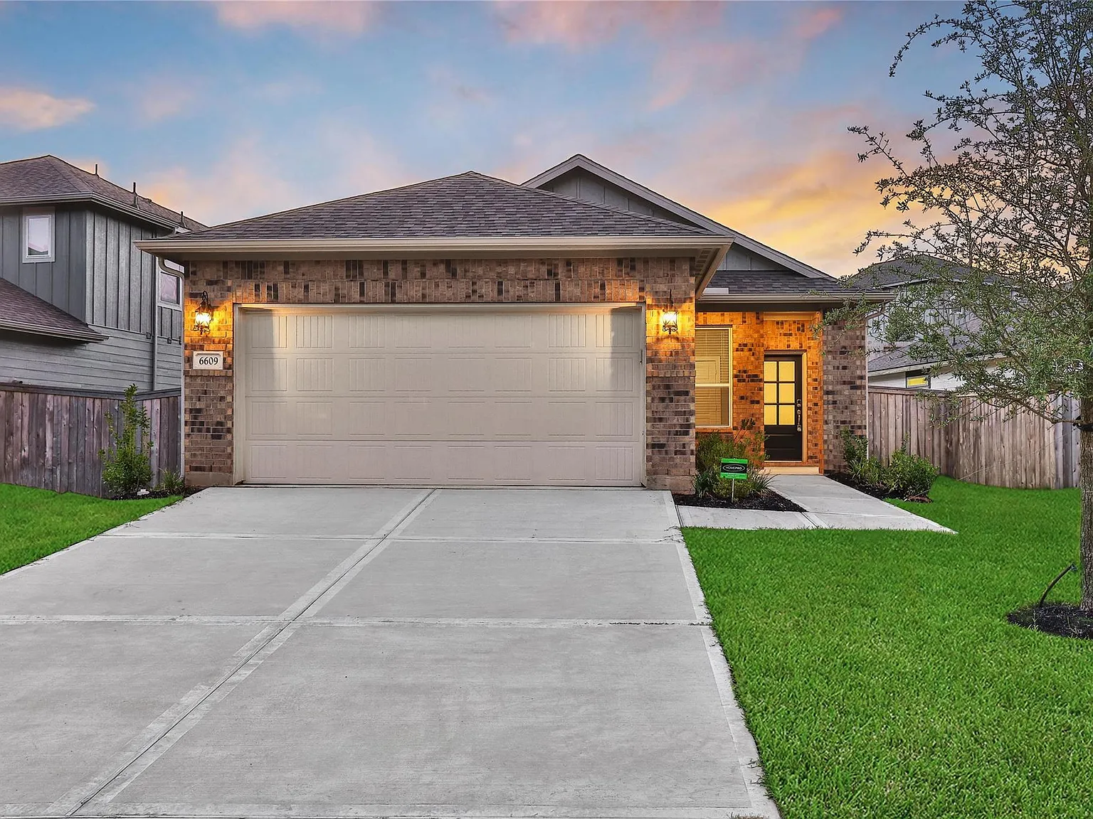 3 bed, 2.0 bath, 1414 sqft, $1,950 — Photo 1