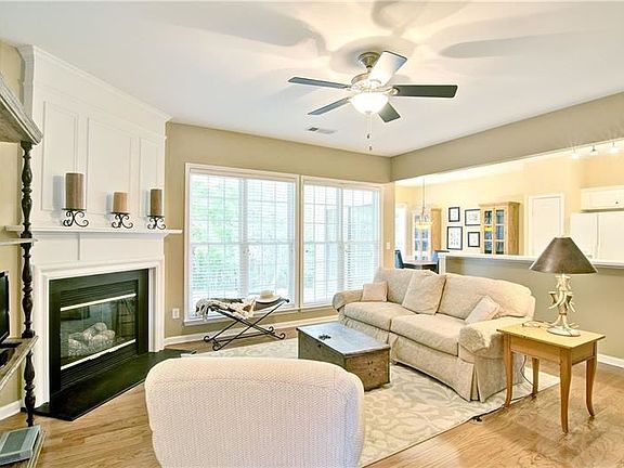 5th image of 323 Santa Anita Ave