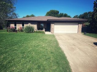 2103 Straight St, Harrah, OK 73045