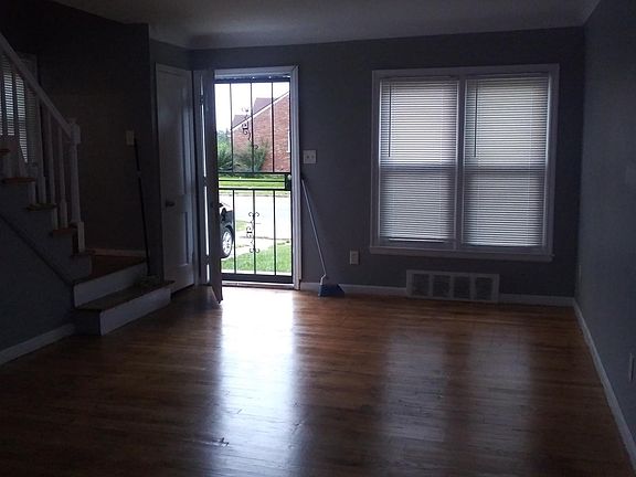 2nd image of 18916 W Chicago Ave
