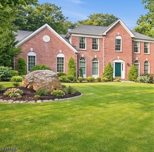 1st image of 6 Janet Dr