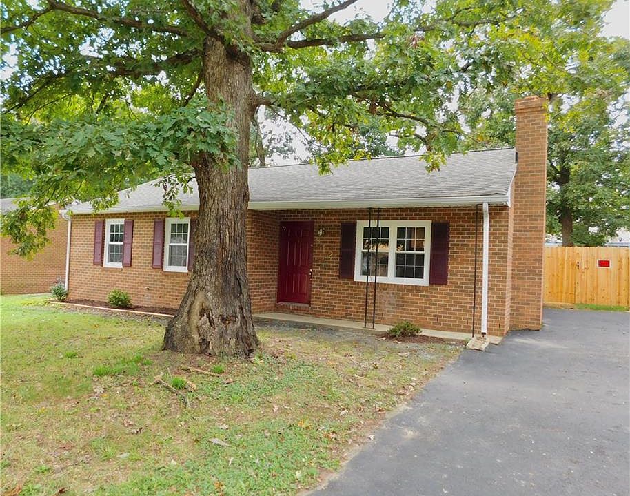 1st image of 812 Pebble Ct