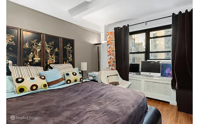 Sold by Douglas Elliman | media 18