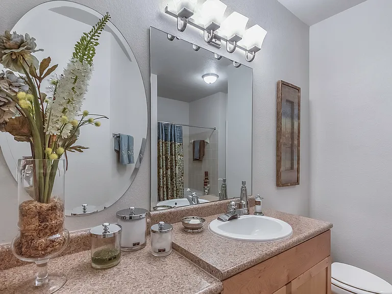 Ashley Park Apartments — Photo 11