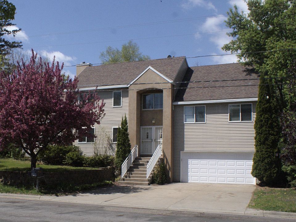 1st image of 2339 Roselawn Ave W