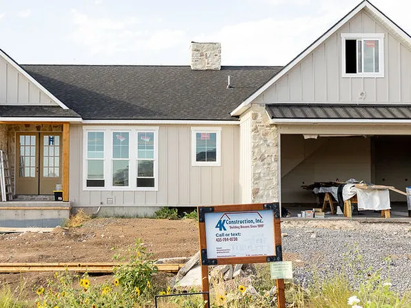 1139 E Ctr, Saint Hyde Park, UT 84318