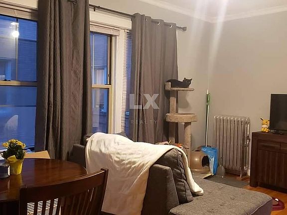 5th image of 2454 W Wilson Ave #B