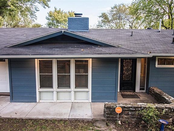 3rd image of 818 E Broadview Dr