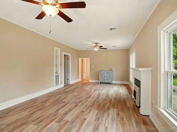 5th image of 850 E Moses St
