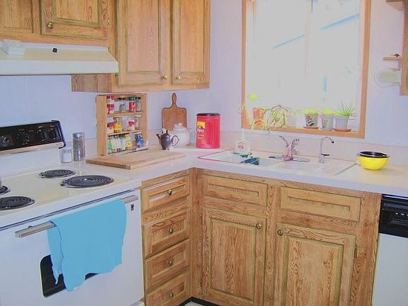 Roomy kitchen