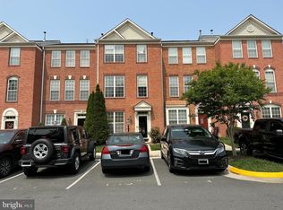 2386 Woodland Pond Ln, Herndon, VA 20171