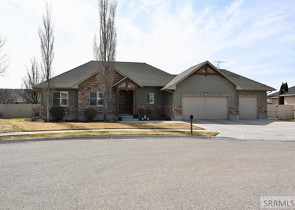 1st image of 1780 Strawberry Pl
